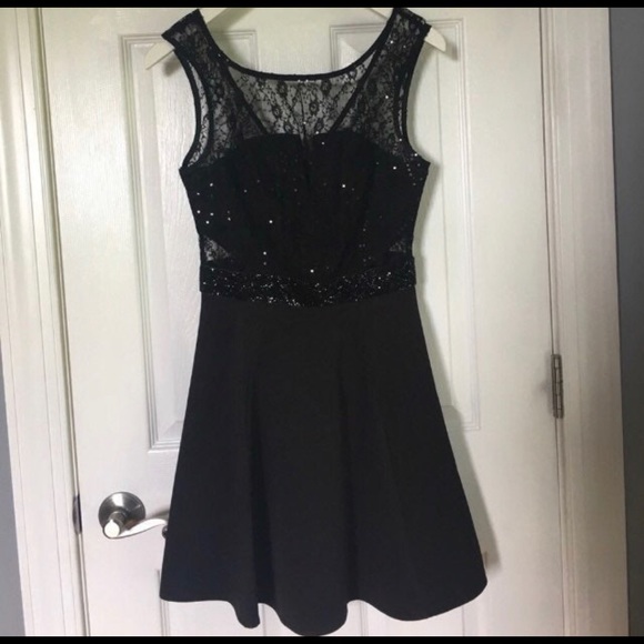 Lipsy London Formal Dress - Picture 1 of 4